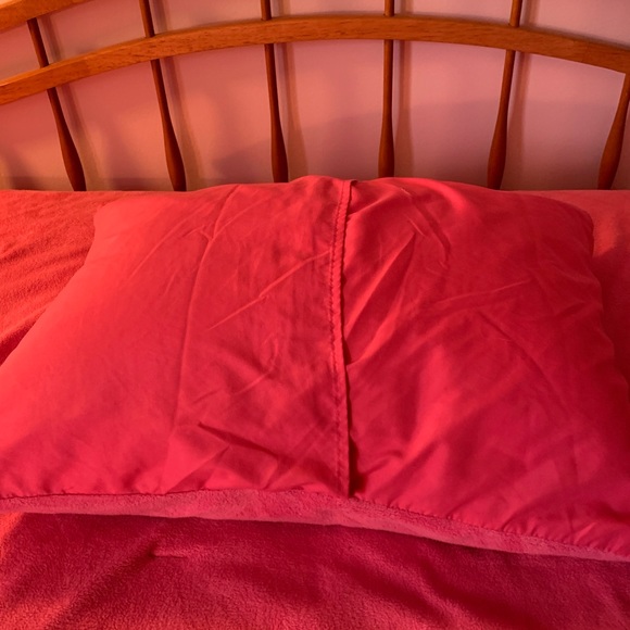 Pink Twin Bedspread & Pillow Cover Second One FREE -See Details - Picture 3 of 6
